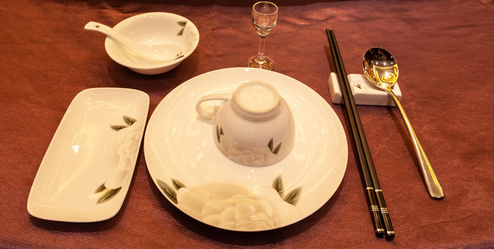 豪华餐厅中式餐具