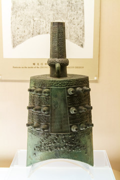 上海博物馆战国蟠龙纹钟