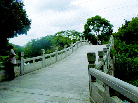 公园桥梁风景