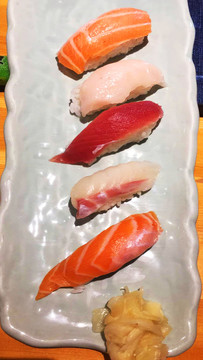日本料理生鱼片寿司
