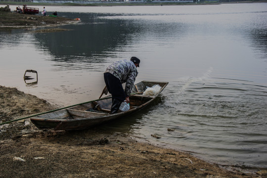 红枫湖渔船