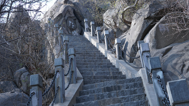 登山石梯