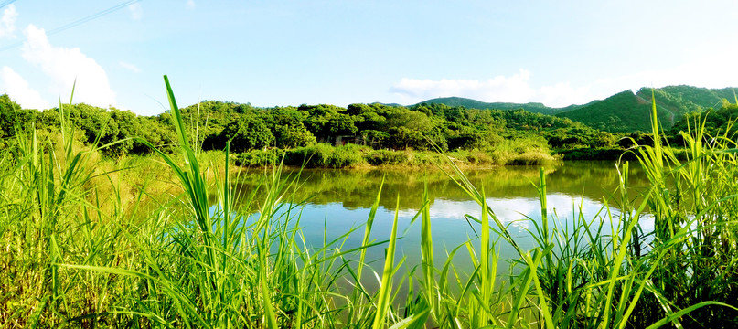 山顶湖畔