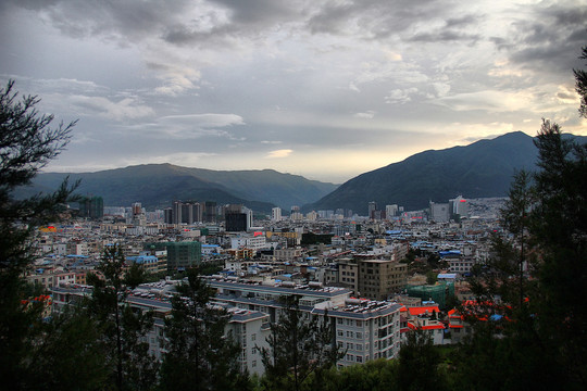 大理城市街景