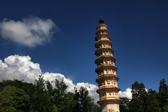 大理旅游崇圣寺三塔