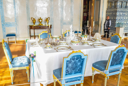 拉脱维亚伦达尔宫餐桌