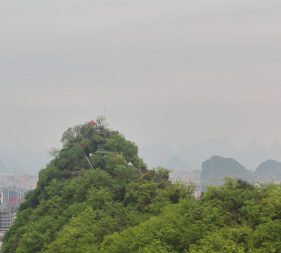 叠彩山