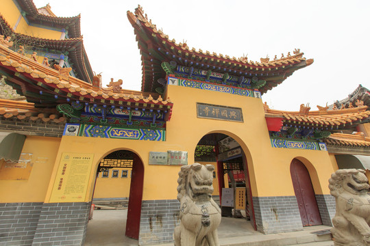 山东济南千佛山兴国禅寺山门