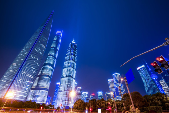 上海陆家嘴城市夜景建筑街道