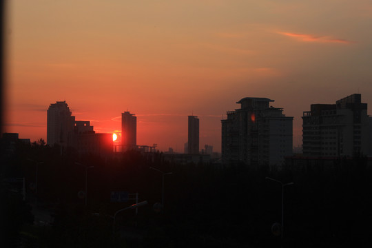 城市日出