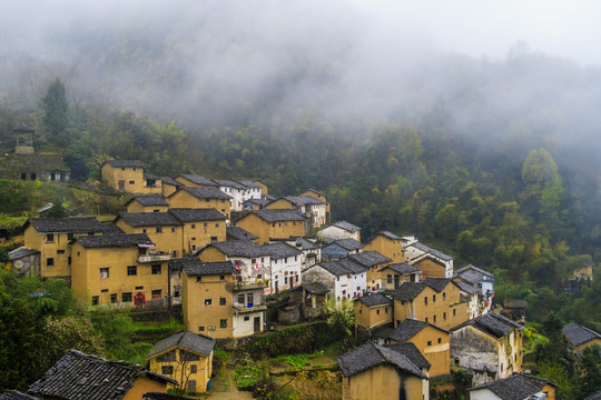 风雨中的阳产土楼8