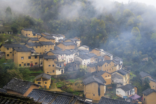 风雨中的阳产土楼10