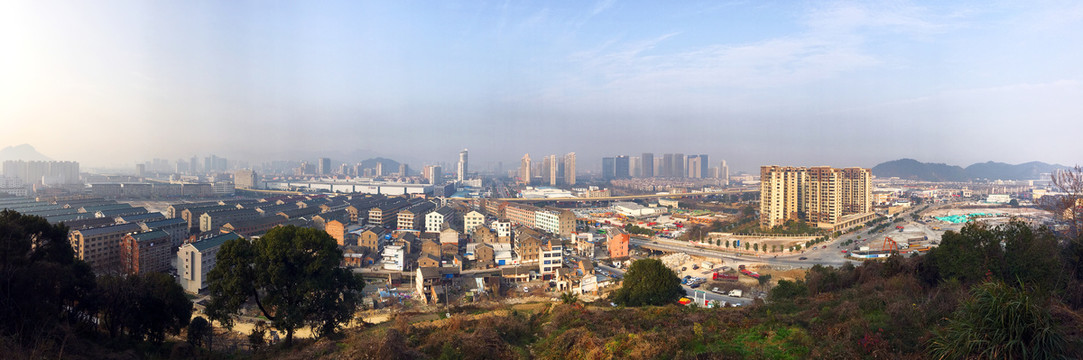 小城建設