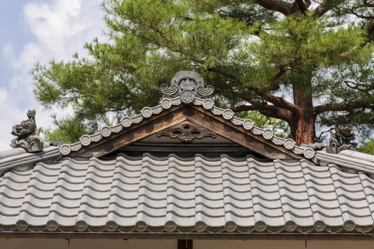 日本京都金阁鹿苑寺琉璃瓦屋顶