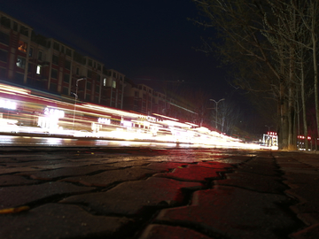 夜晚道路