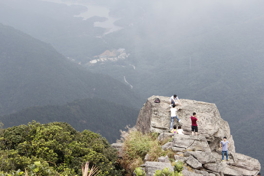 东莞第一峰