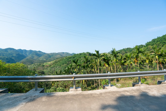 海南牛路岭山路