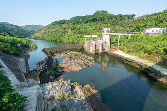 海南万泉河热带雨林峡谷风光