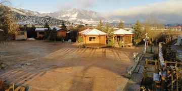 木屋雪山