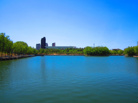 河岸河边湖水湖边