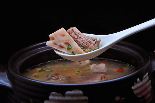 蓮藕排骨湯