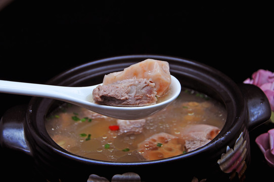 排骨蓮藕湯