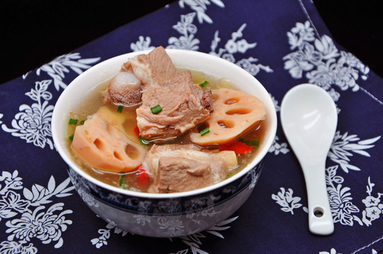 蓮藕排骨湯