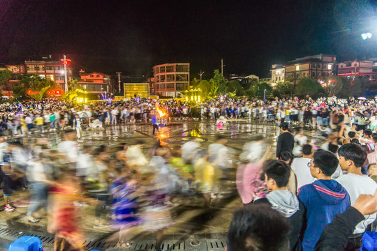 音乐喷泉篝火晚会