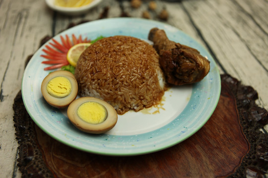 鸡腿饭