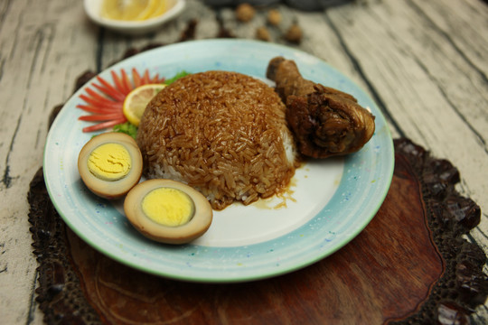 鸡腿饭