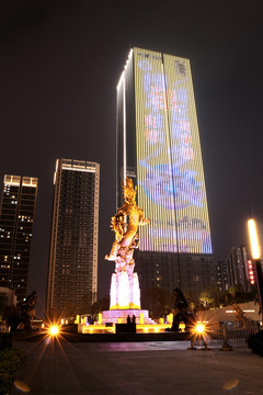 龙城广场龙雕塑夜景