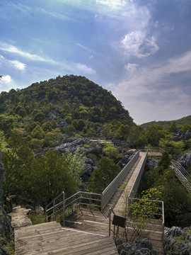 衢州三衢石林景区天坑栈道