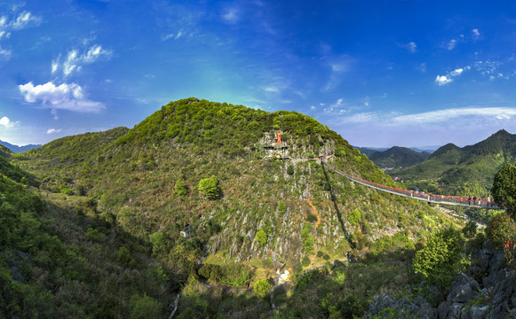 衢州三衢石林景区索桥全景