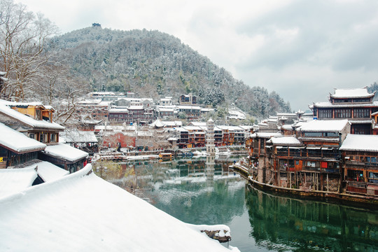 凤凰古城雪景