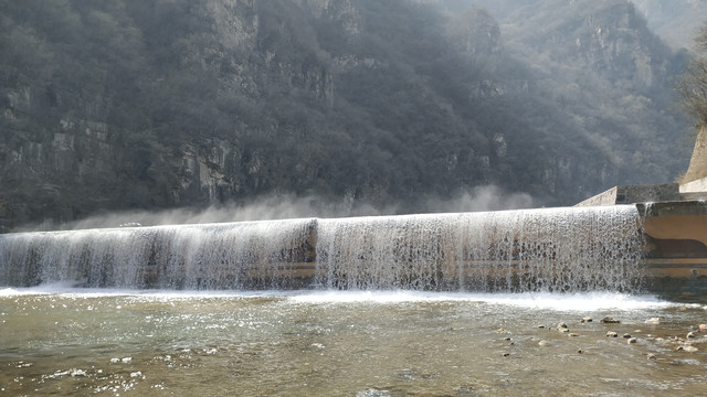 青龙峡风景区瀑布河流