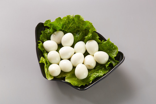 火锅菜鹌鹑蛋俯视
