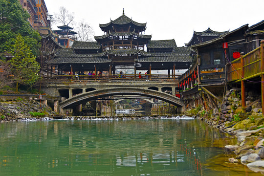 西江風(fēng)雨橋