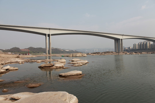 重庆巴南鱼洞长江大桥