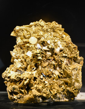 黄铜矿菱铁矿与方解石