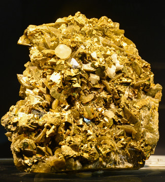 黄铜矿菱铁矿与方解石
