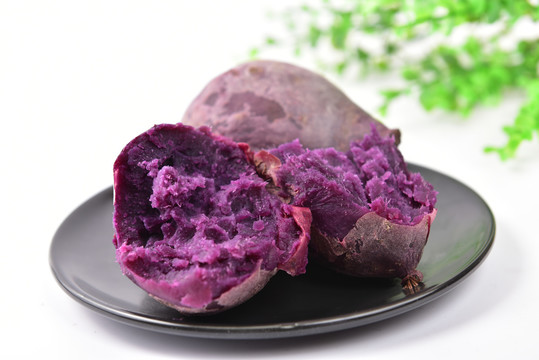 蒸熟的紫薯