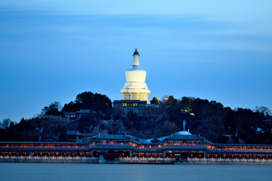 北海公园夜景