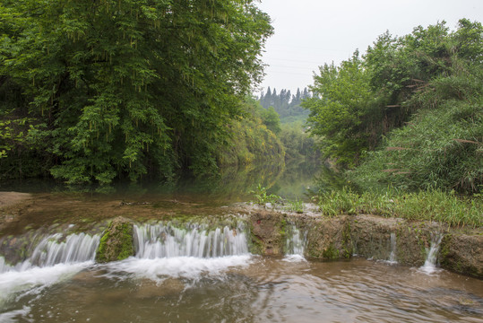 山村小溪