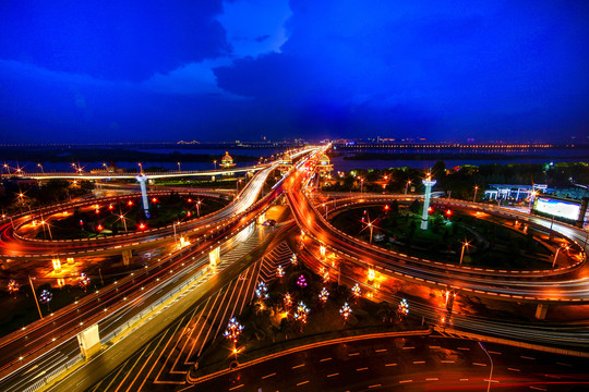 哈尔滨松花江公路大桥全景