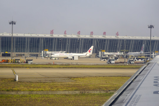 上海浦东机场航站楼及停机坪