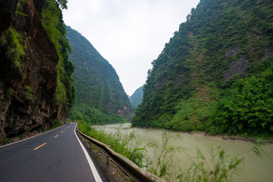 山间道路