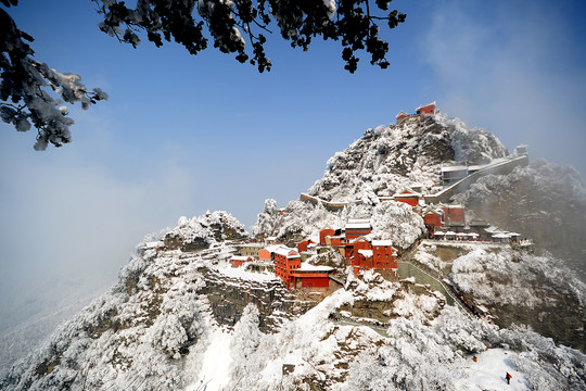 中国道教圣地武当山雪景