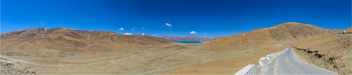 羊湖全景