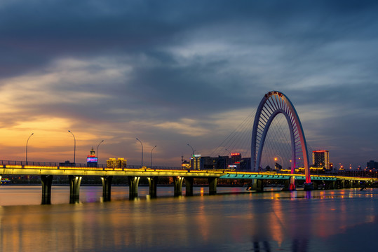 辽宁锦州云飞大桥夜景