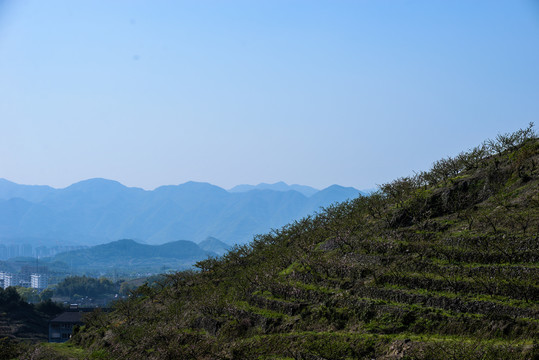 群山